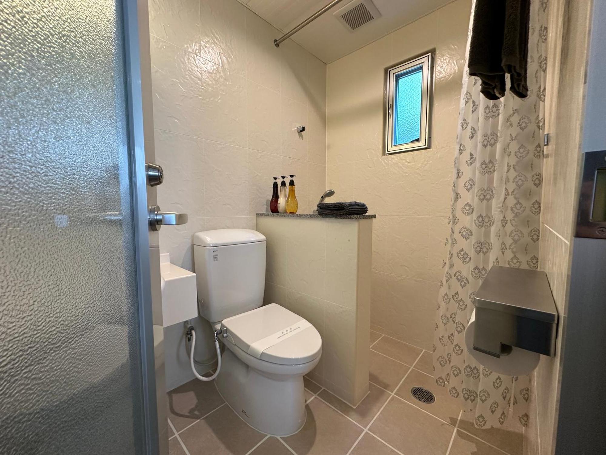 White Reef Apartment Uruma Exterior foto