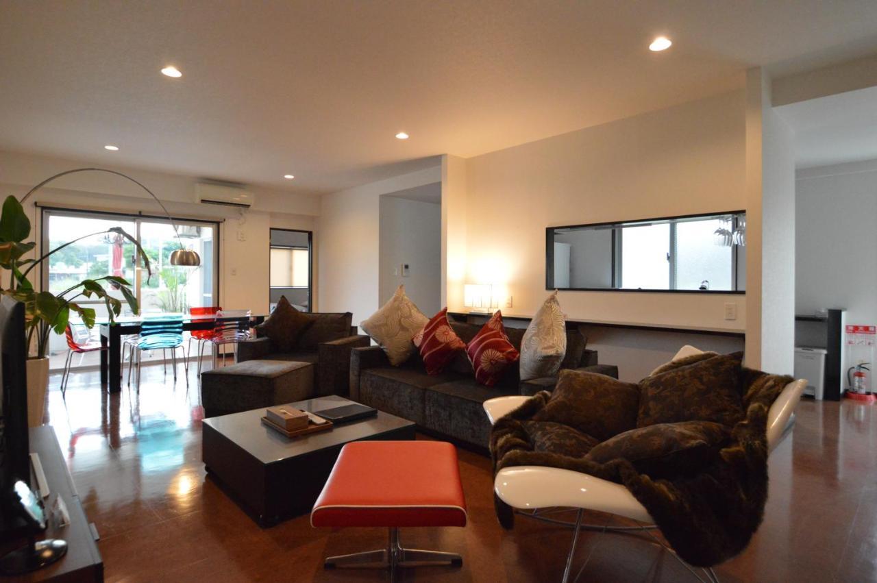 White Reef Apartment Uruma Exterior foto